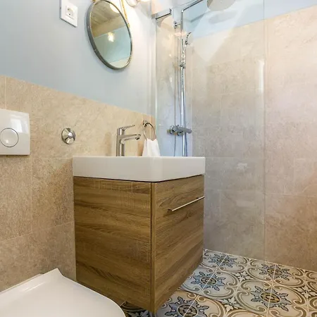 Heritage Laurel Villa *