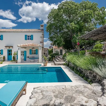 Heritage Laurel * Malinska