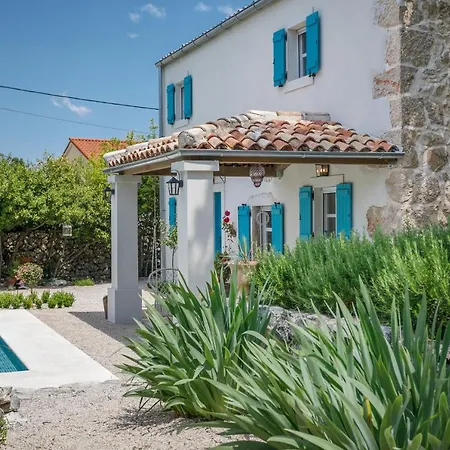 Heritage Laurel Villa *