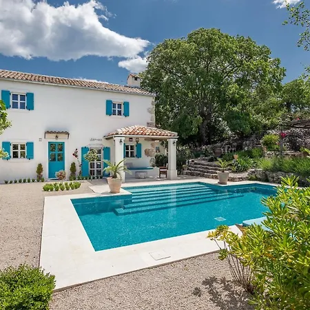 Heritage Laurel Villa