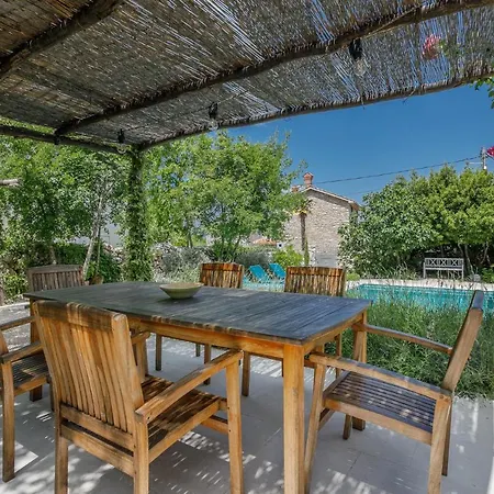 Villa Heritage Laurel Malinska