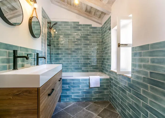 Heritage Laurel Villa *