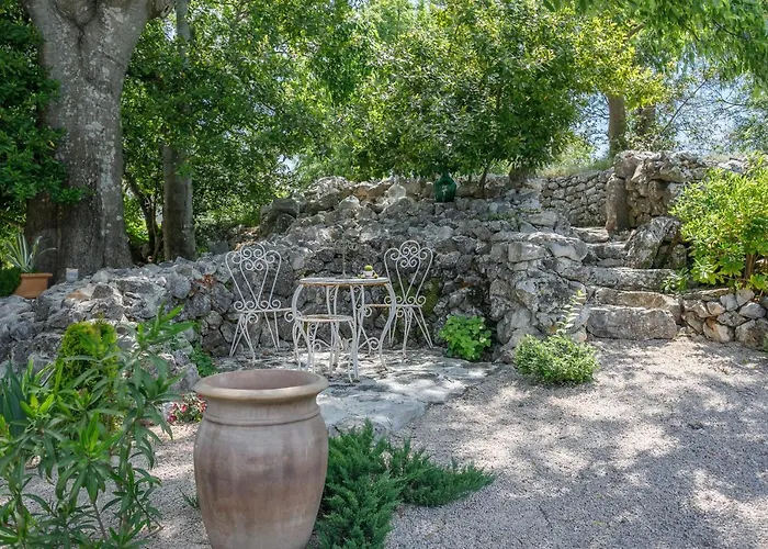 Heritage Laurel * Malinska