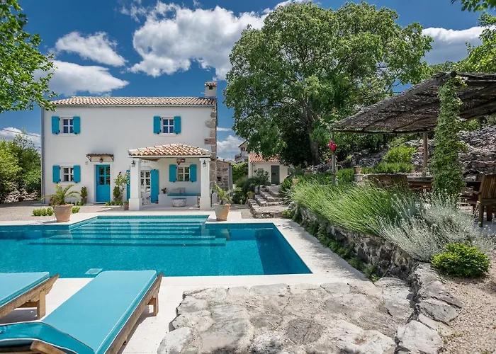 Heritage Laurel * مالينسكا