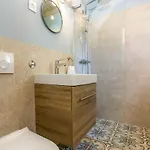 Heritage Laurel Vila *