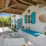 Heritage Laurel Vila *